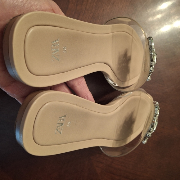 Zara Embellished Flat Vinyl Slip-On Fashion Sandals Women Size 7.5 - Picture 10 of 14